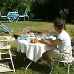 Chambres D'Hotes - Les Bujours Bed & Breakfast Saint-Georges-des-Coteaux