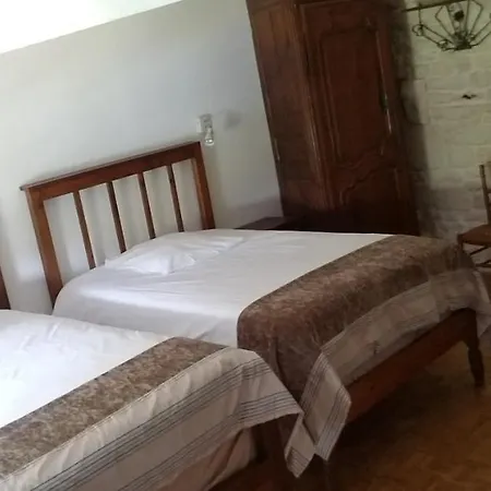 Couette-café D'hôtes - Les Bujours 3*