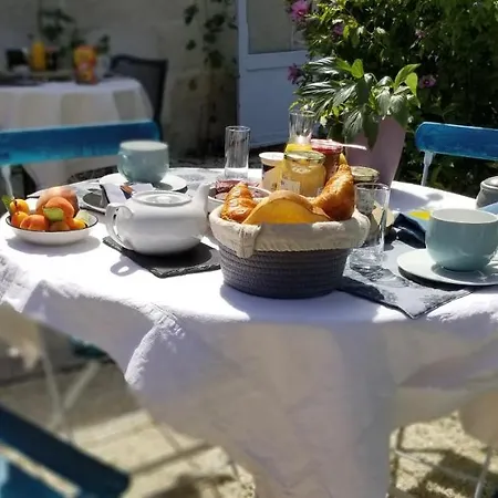 D'hôtes - Les Bujours Couette-café