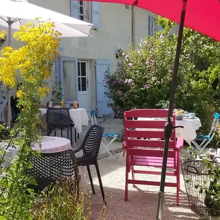 Chambres D'Hotes - Les Bujours 3* Saint-Georges-des-Coteaux