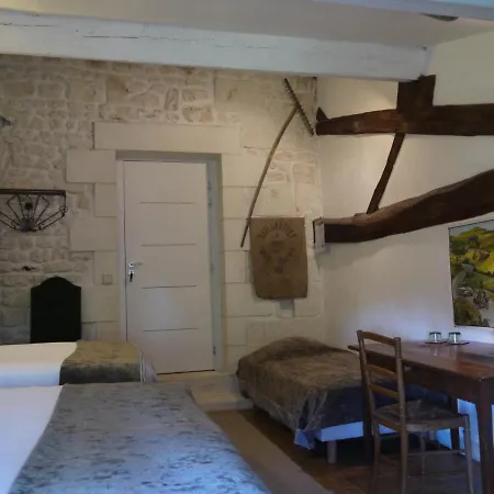 Couette-café D'hôtes - Les Bujours Saint-Georges-des-Côteaux