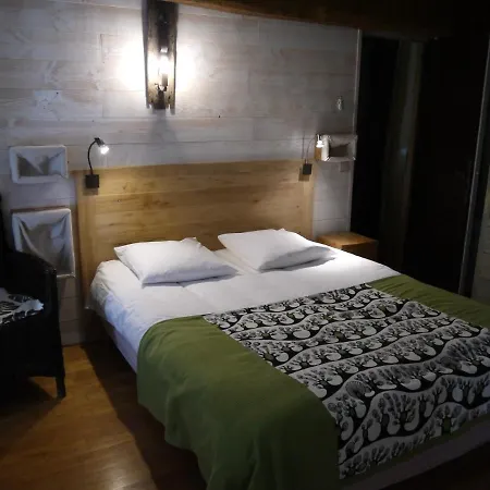 Chambres D'Hotes - Les Bujours Bed & Breakfast 3*