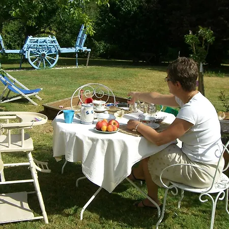 D'hotes - Les Bujours Bed and breakfast Saint-Georges-des-Côteaux