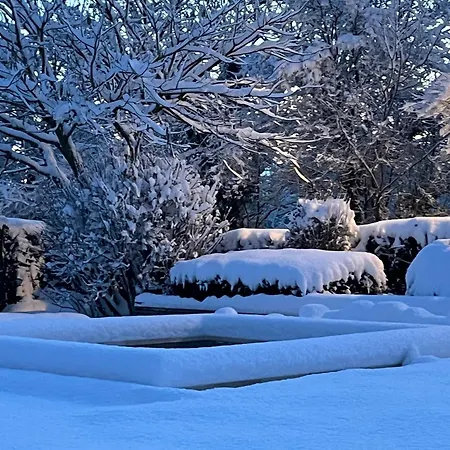 B&B D'hotes - Les Bujours Saint-Georges-des-Côteaux